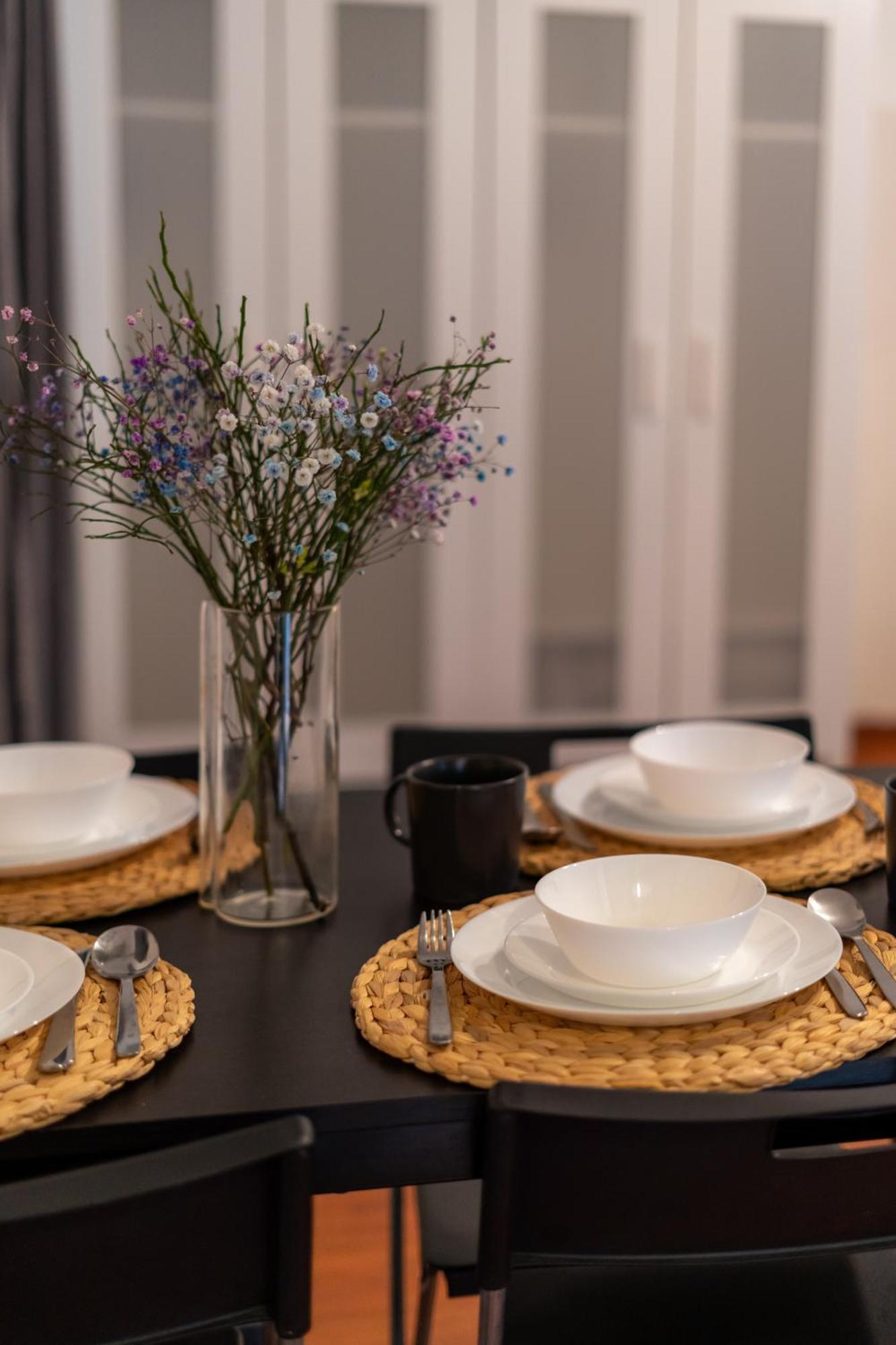 Cozy Apartment In Akacfa Street Budapest Bagian luar foto