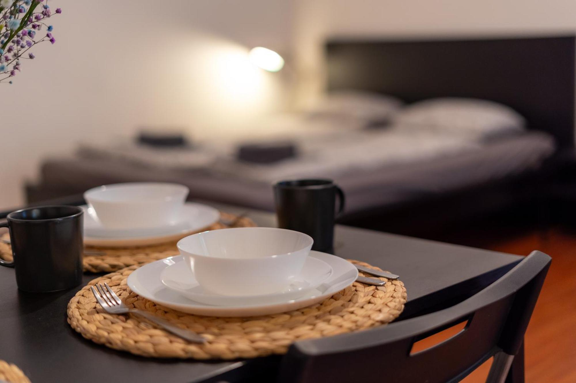 Cozy Apartment In Akacfa Street Budapest Bagian luar foto