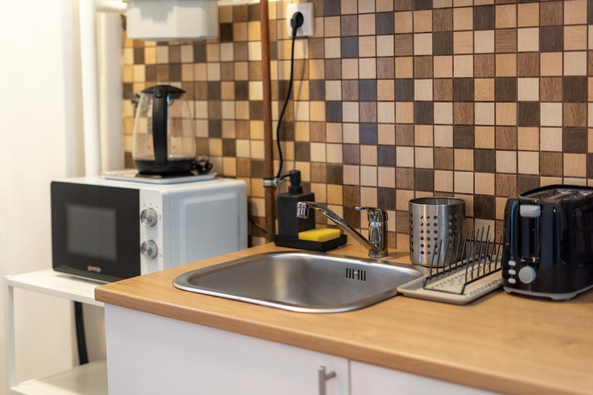 Cozy Apartment In Akacfa Street Budapest Bagian luar foto